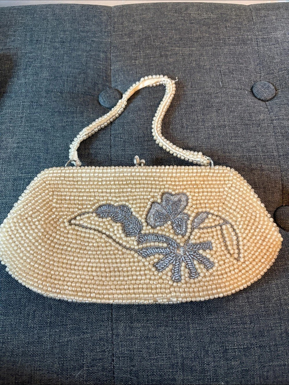 Vintage Beaded Floral Clutch in Beige & Silver Like New